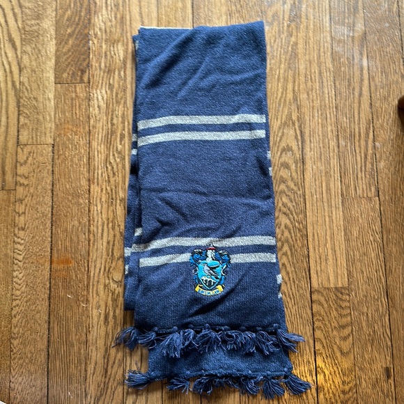 Harry Potter Hogwarts Ravenclaw scarf - Picture 1 of 4